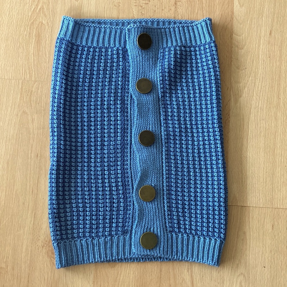 Simply Noelle blue knit neck warmer with buttons NWOT